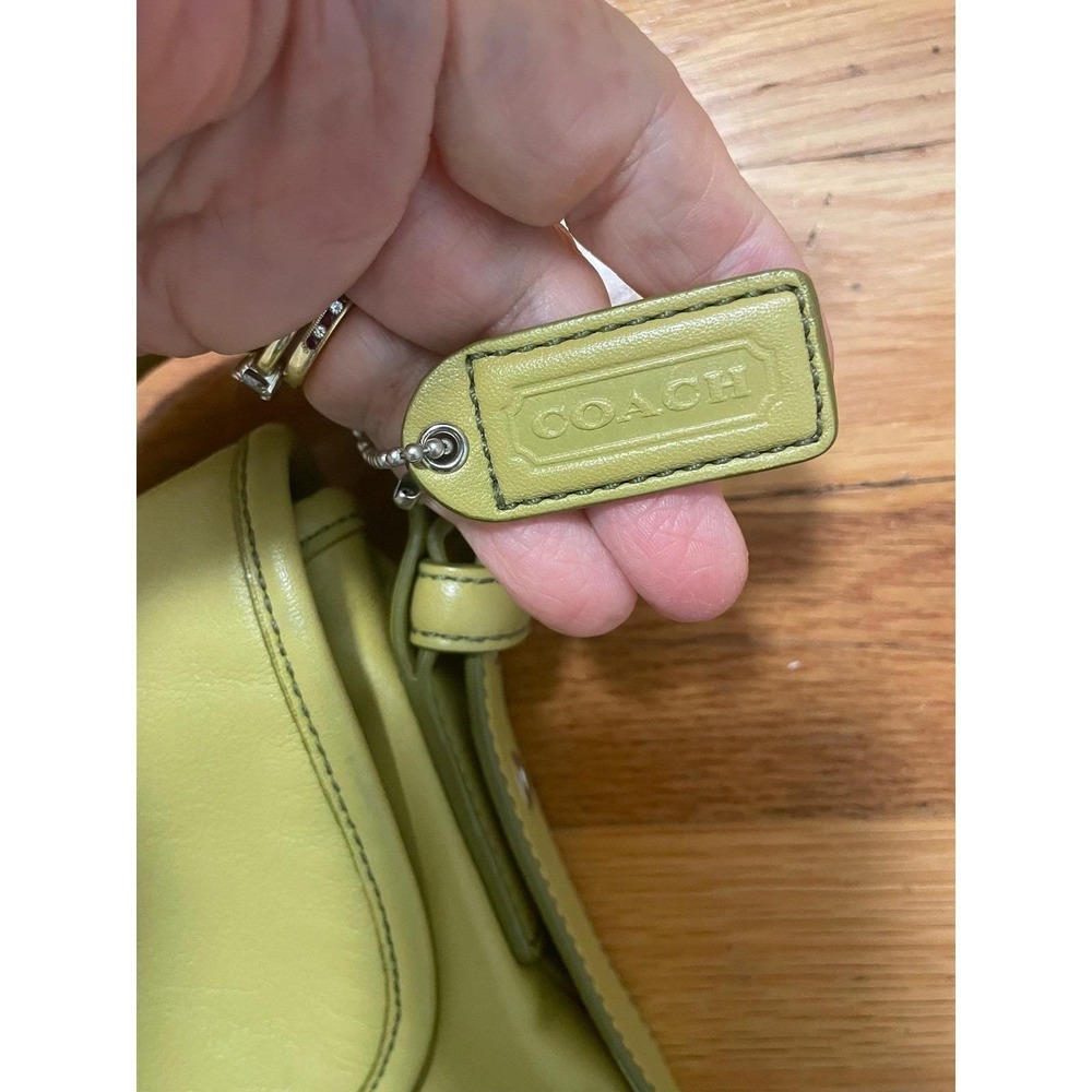 Vintage Coach Soho Shoulder Bag Pea Green 9480 Cowhide‎ Leather Y2K EUC - Picture 7 of 10
